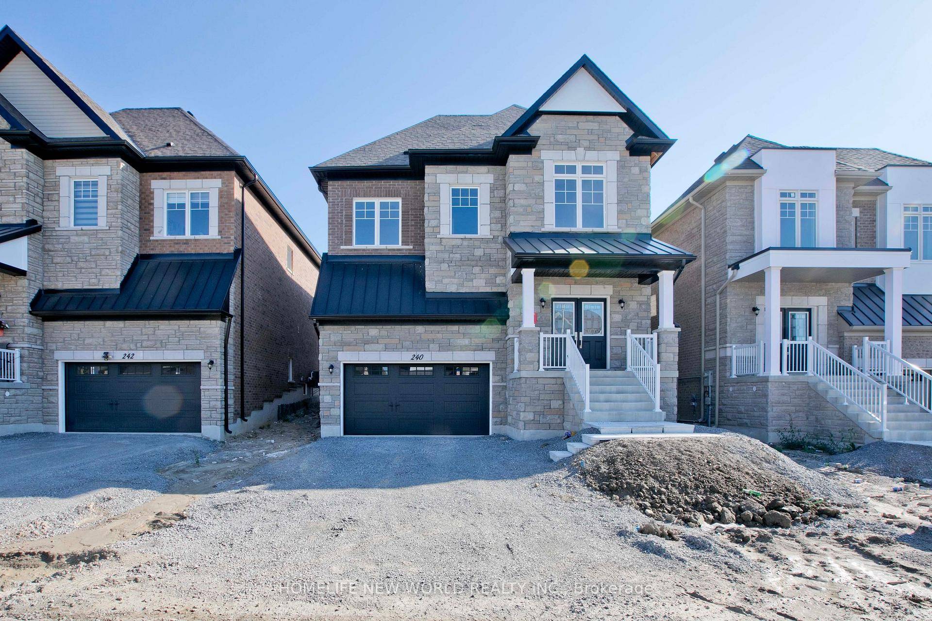 welcome to this stunning brand new home located between King City amp ; Oak Ridge.