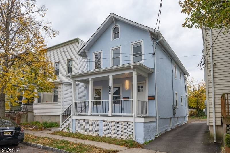 Two beautifully renovated 3 bedroom 1 bath units conveniently located close to Highland Ave train, 280, restaurants and shops.