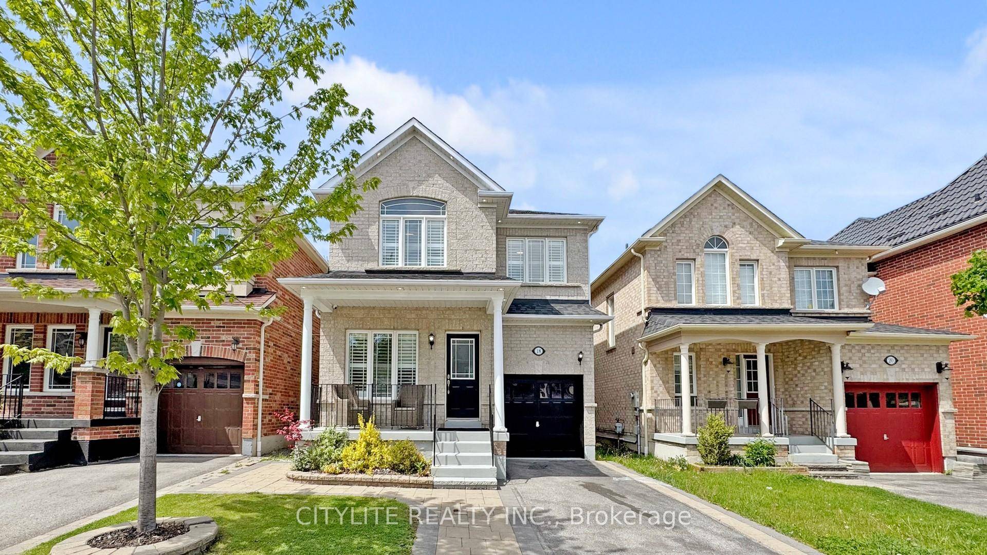 Beautifully Upgraded 4 Bedroom Detached Home with Finished Basement inlaw suite amp ; Gorgeous Backyard !