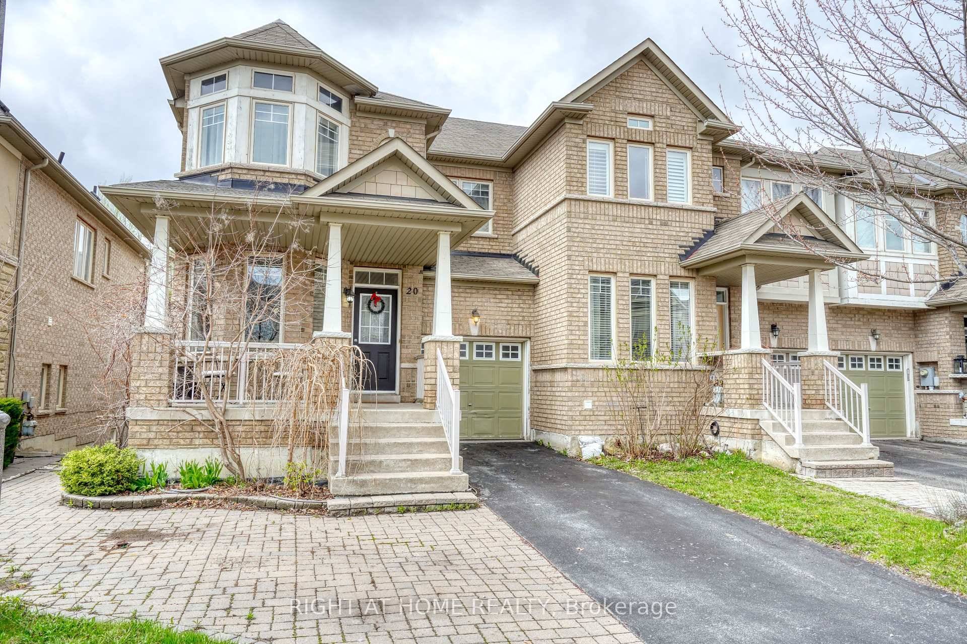 Bright amp ; Spacious 3 1 Bedroom, 4 Bath Corner Unit Townhouse in Highly Desirable Jefferson Community !