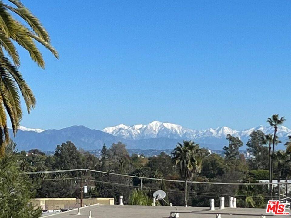 3231   Cheviot Vista Pl 3.0 LA