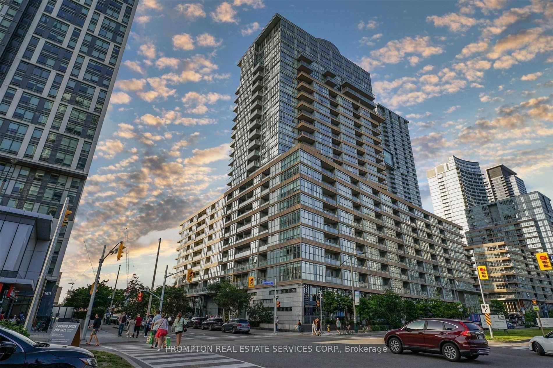 Gorgeous Bright East Facing Unit With Cn Tower View.