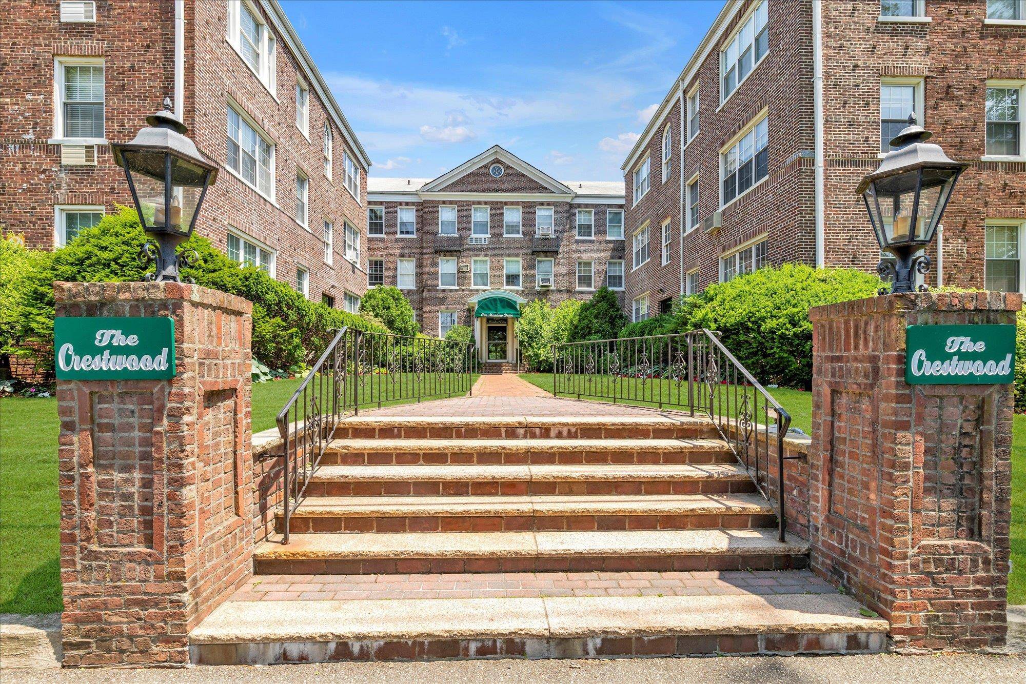 Woodmere Beautiful Co op 2 Bedroom 1 Bath Large Living Room Large Dining room Area Eat in kitchen with granite counter tops Convenience of in unit new 2024 washer dryer ...