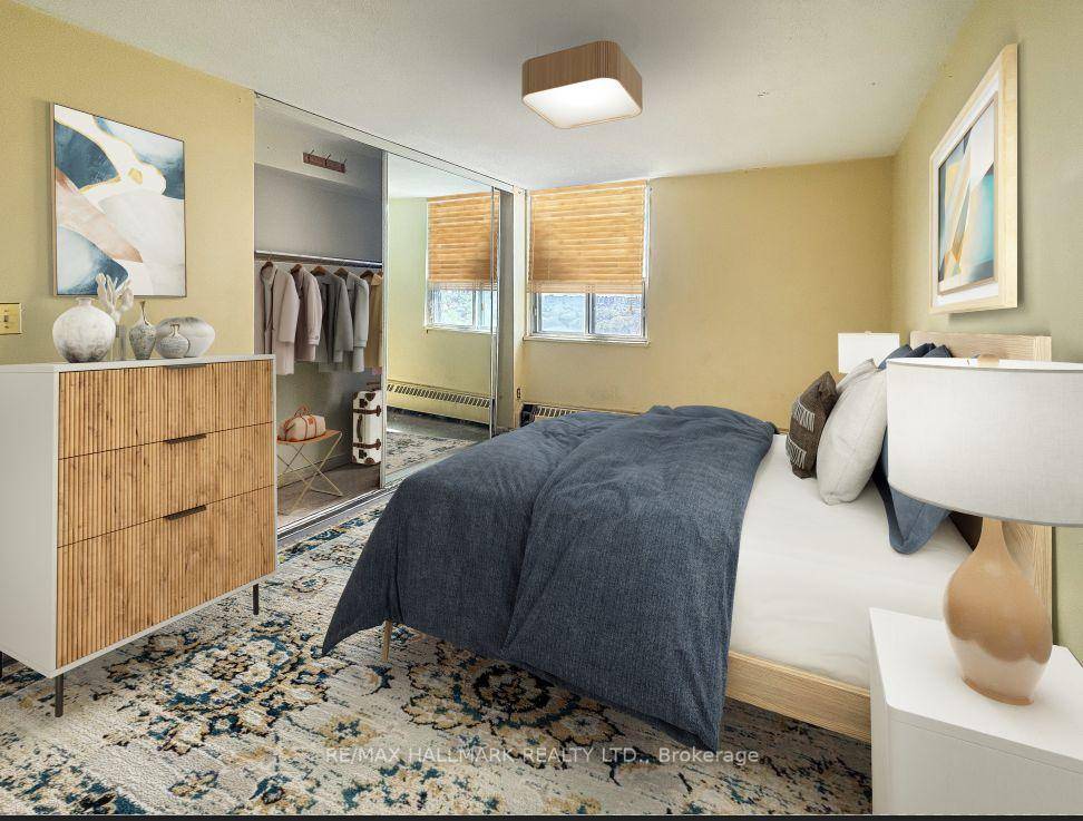 Welcome to Bridletowne Circle.