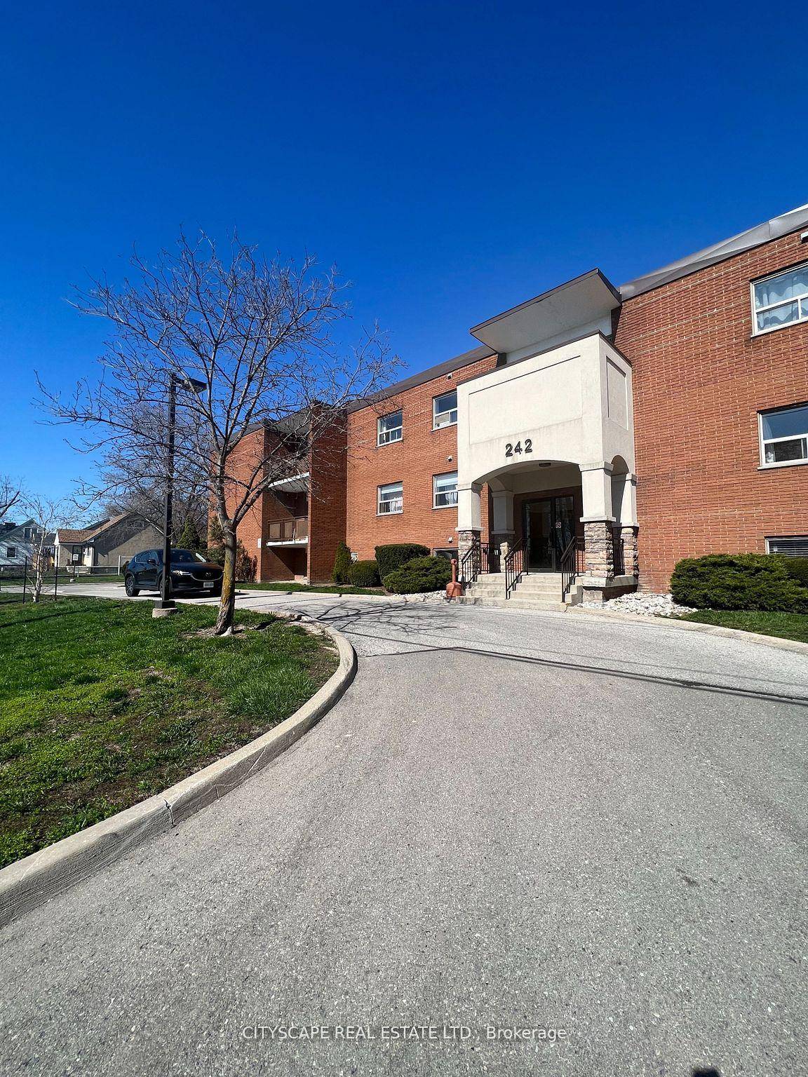 ALL UTILITIES, 2 PARKING SPOTS, AND 1 LOCKER INCLUDED IN THIS SPACIOUS 2 BEDROOM UNIT.