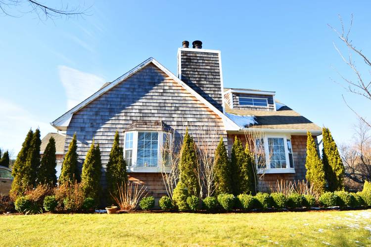 Southampton Village 4 bdrm home with Community Tennis & Pickle