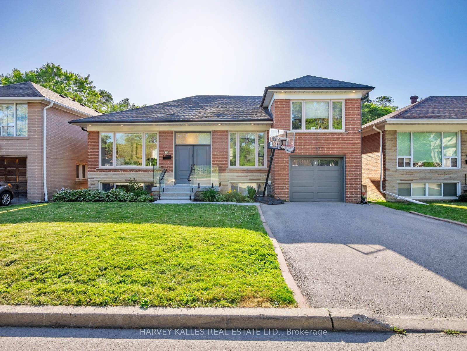 Welcome to 24 Yeomans Rd a beautifully renovated side split home in the heart of Clanton Park, a vibrant and family friendly community !