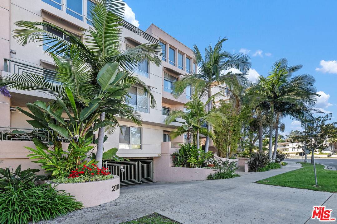 2111  S Beverly Glen Blvd 2BR La
