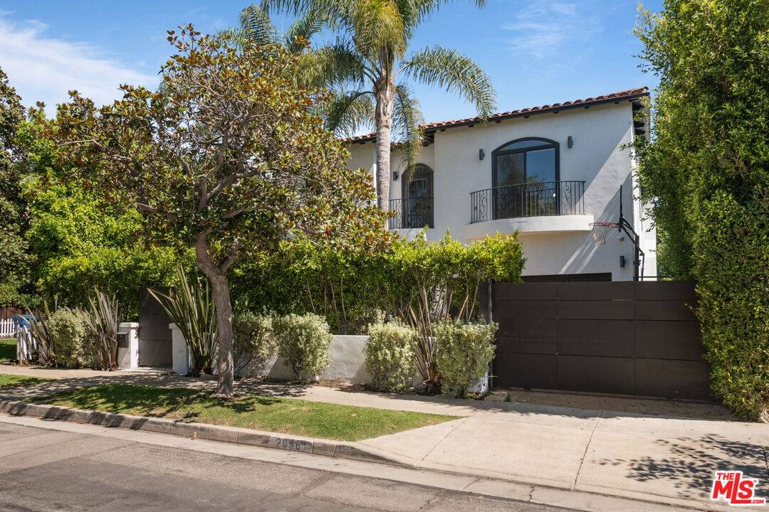 2056 Kerwood Ave 5BR Beverlywood La