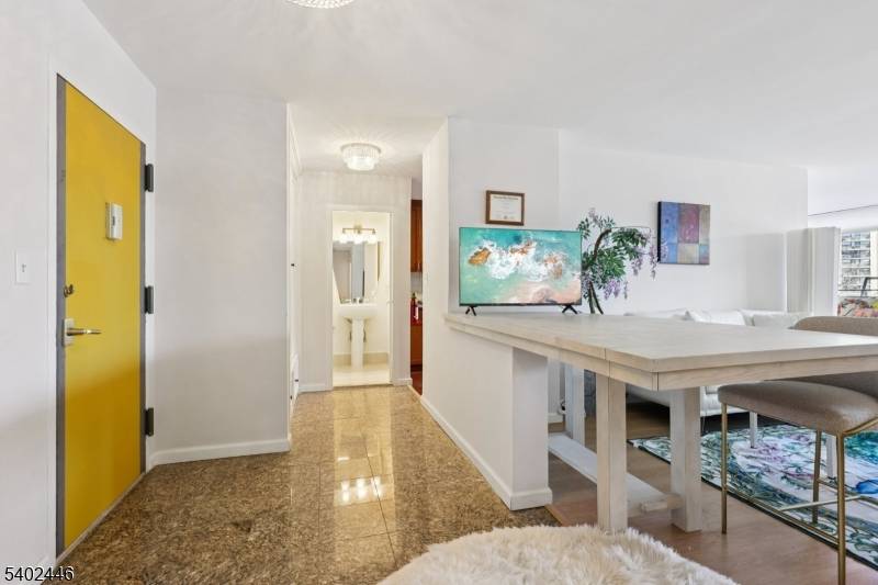 Luxury Living Awaits ! Discover this beautiful 1 bedroom, 1.