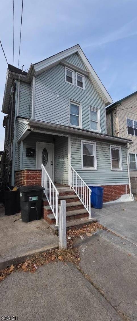 Colonial Home in the Heart of Elizabeth.