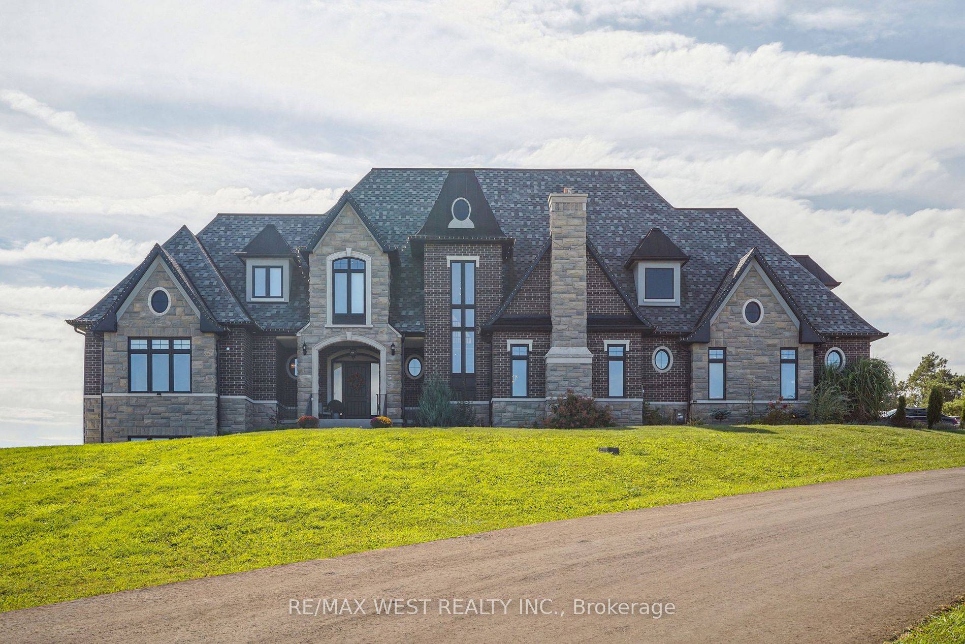 Look No Further One Of Bolton's Finest Custom Built Homes Nestled On A 2.