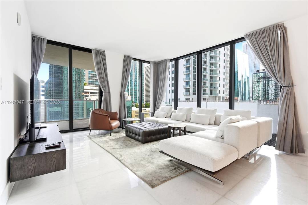 This unit offers a rare opportunity to lease a corner residence in one of Brickell s most desirable luxury and full amenities buildings.
