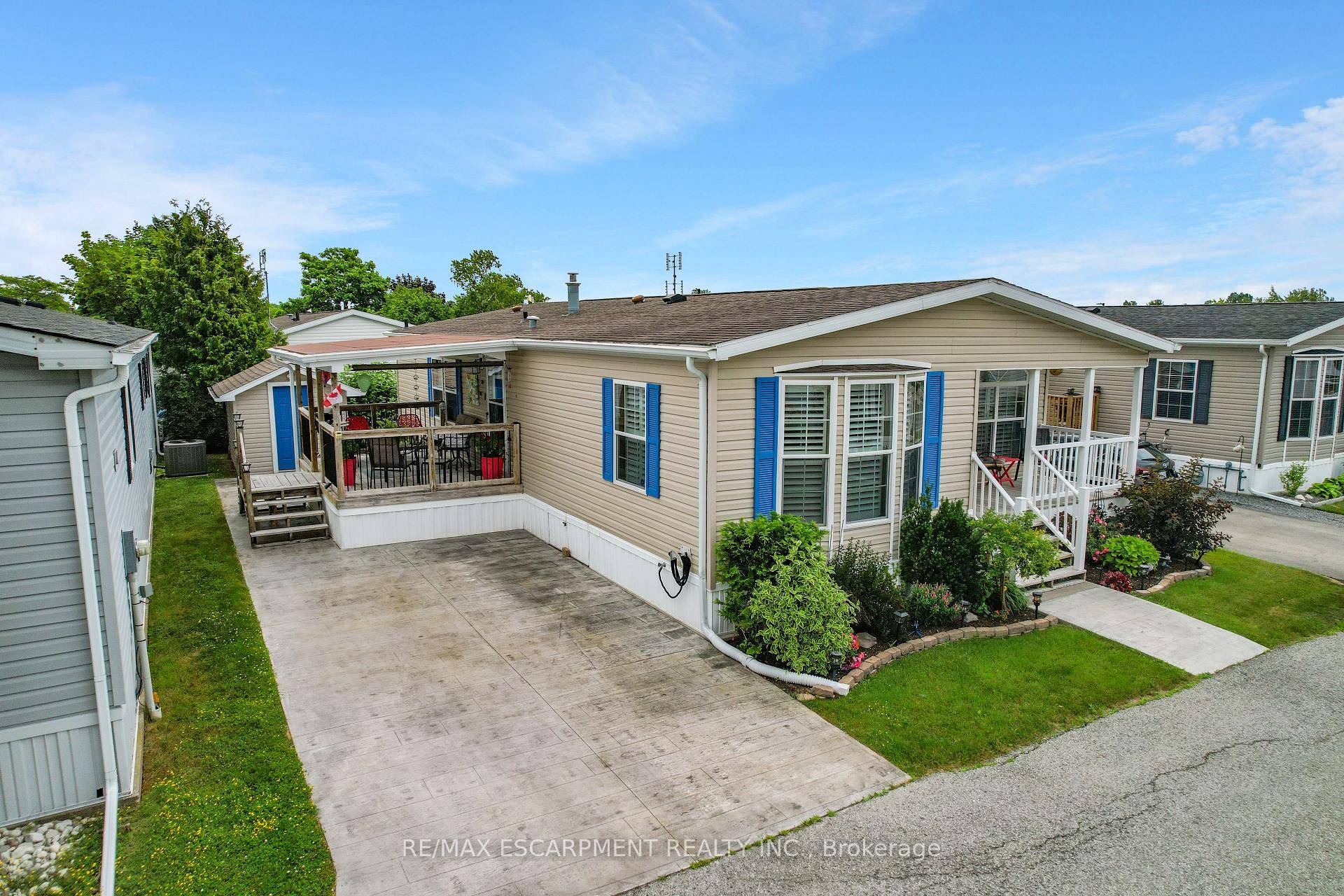 BRIGHT amp ; SPACIOUS BUNGALOW.