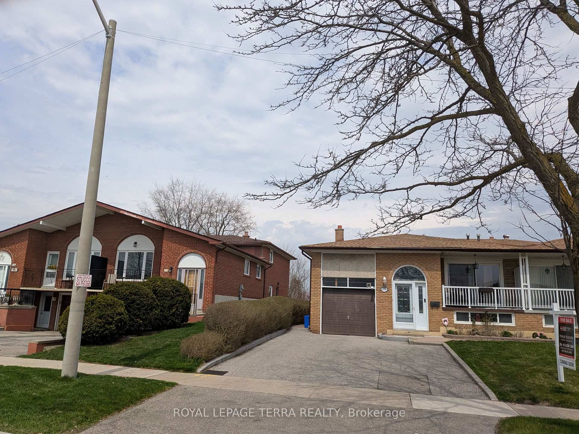 Welcome to your finished 5 bedroom semi detached backsplit, perfect for large families or those kids who want their own space.