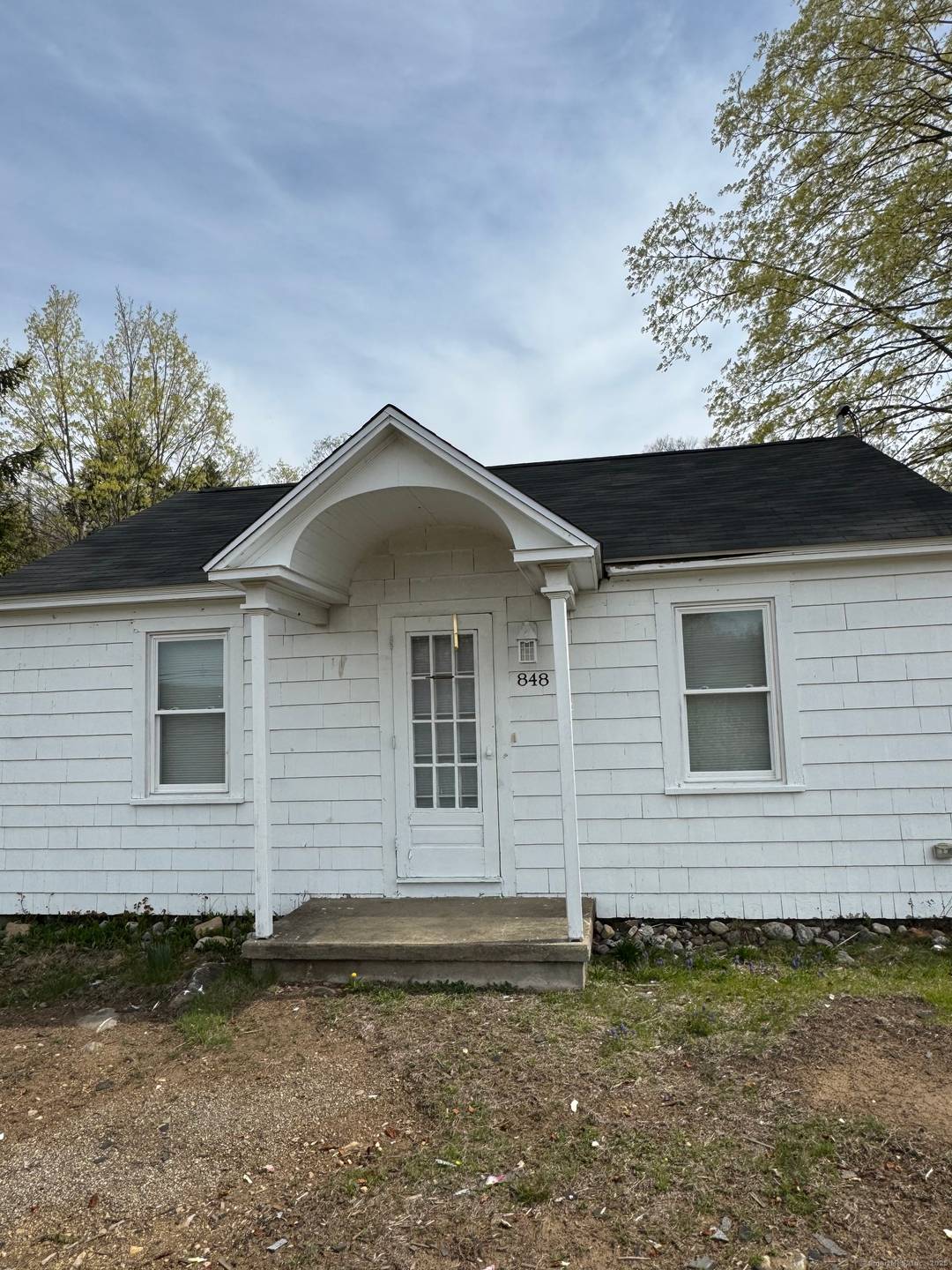 4 acre ranch house on state road RT 63.