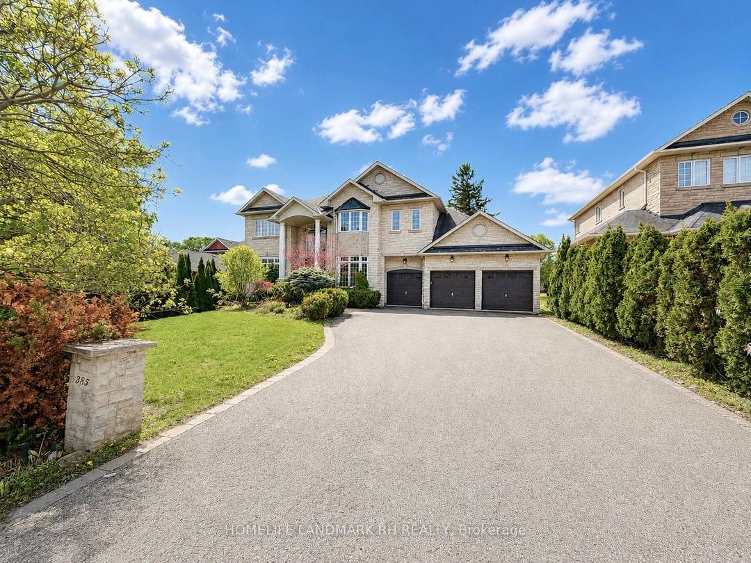 Luxurious 3 Car Garage Home Located On An Exceptional 73.