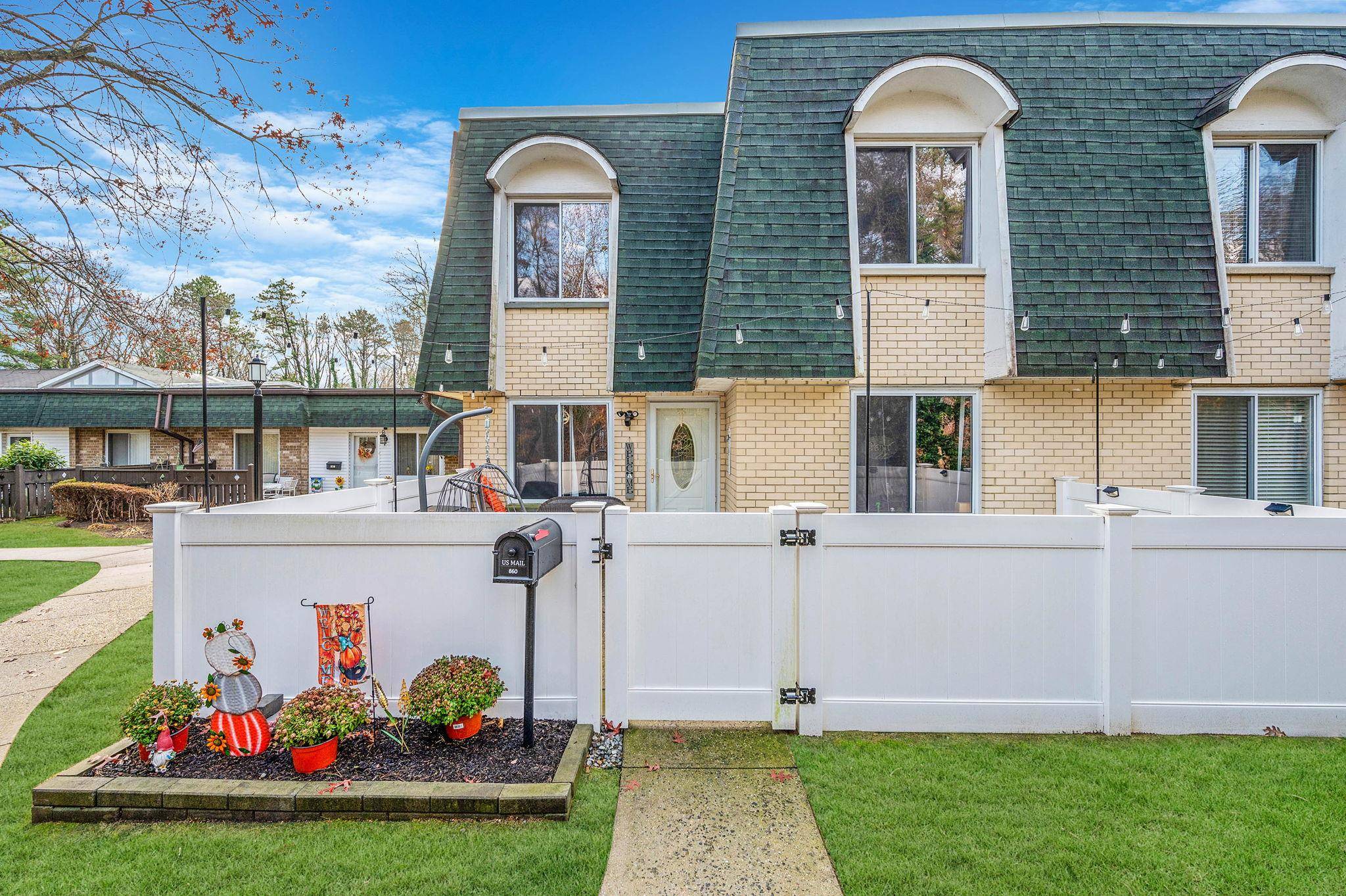 Bright and spacious Carlton unit now available in sought after Blue Ridge Condominiums in Medford !