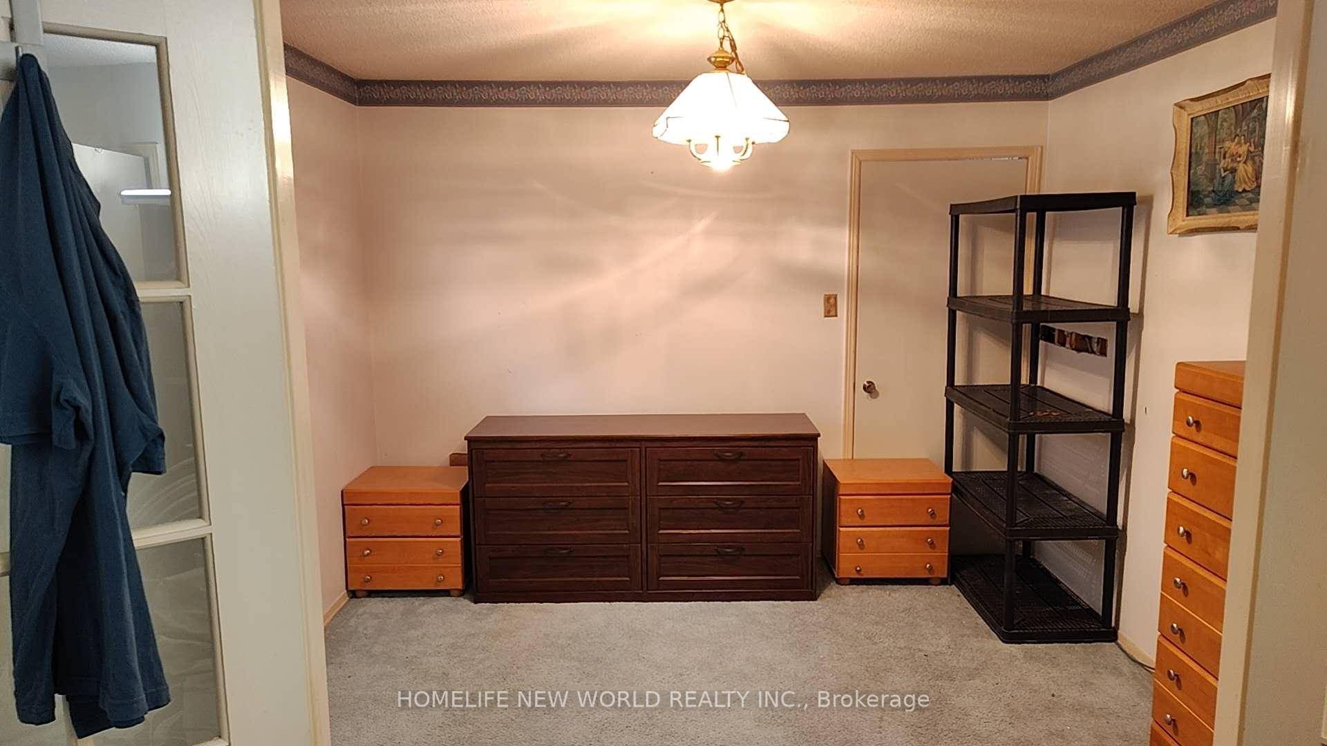 Decent size 1 bedroom, spacious living room with 4 piece bathroom on main floor.