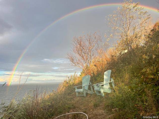 Beachfront Cottage on the Sound with private cliff for sunsets and sunbathing.