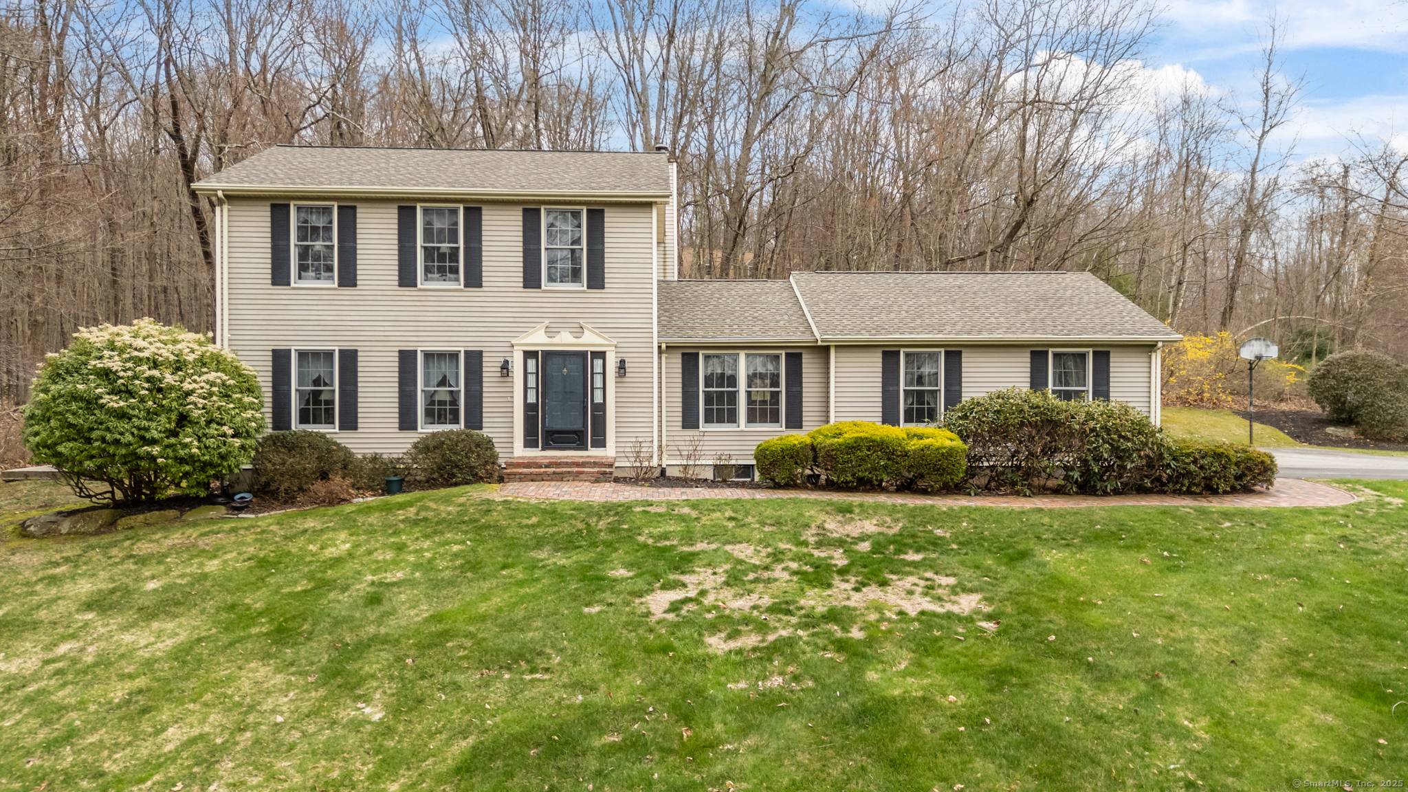 Stunning Colonial in a Peaceful Setting Move in Ready !