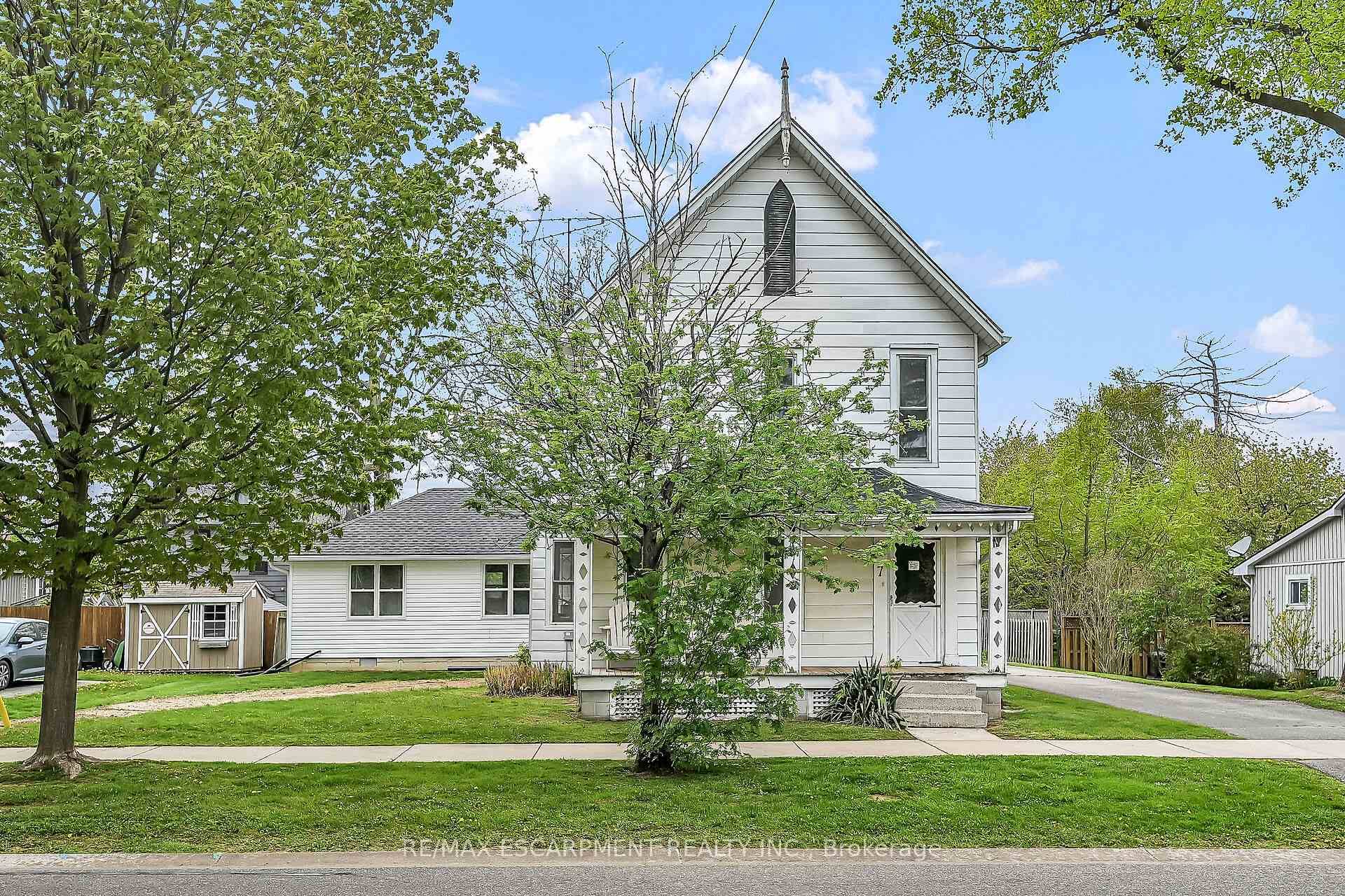 Well preserved 2 storey Dover Classic plus 2017 in law style addition located in heart of Port Dover walking distance to popular amenities, shops eateries amp ; beach front.