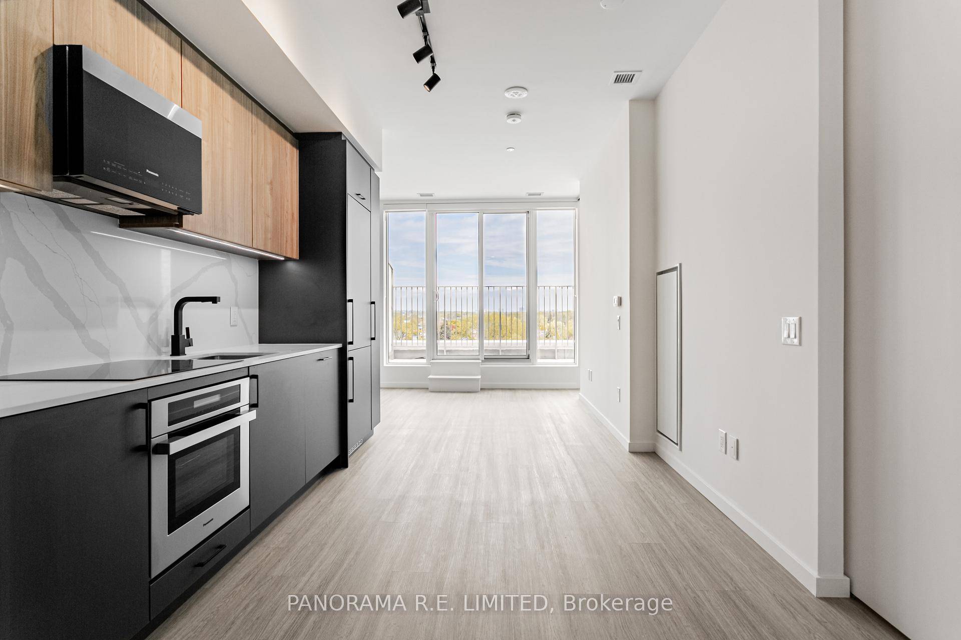 Spectacular Never Lived In Reina Condo 1 Bedroom Den with Super Rare Parking Spot and Locker !