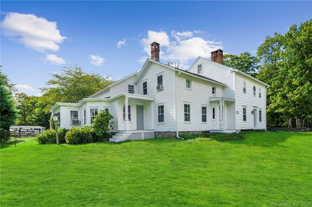 Originally built in 1726 by Jeremiah Mead on 30 acres for his new wife.