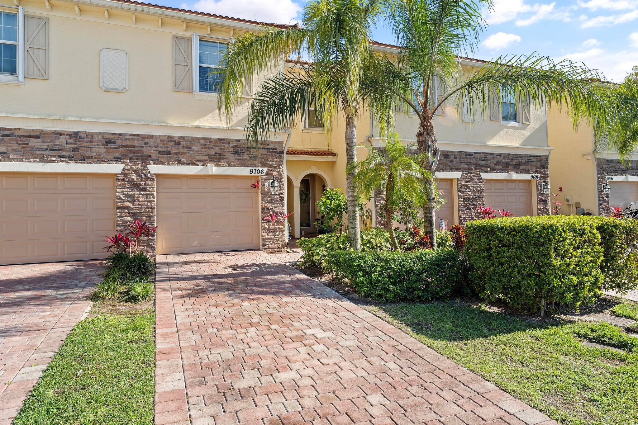 This stunning 3BR 2. 5BA 1CG townhouse, built in 2016, is a prime newer construction townhome located in the desirable River Marina community, this home boasts an extended driveway, serene ...