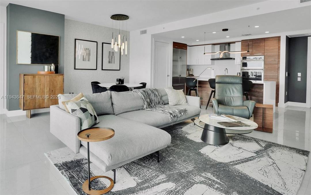 Absolute best downtown address in the heart of Ft.