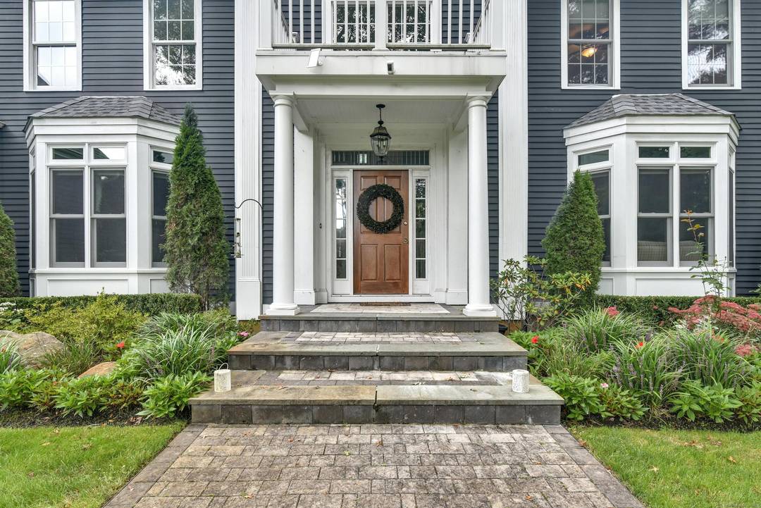 Enjoy the luxury of a fully renovated 5 bedroom home set on nearly three manicured acres complete with pool, spa, and your own par 3 hole for off season golf ...