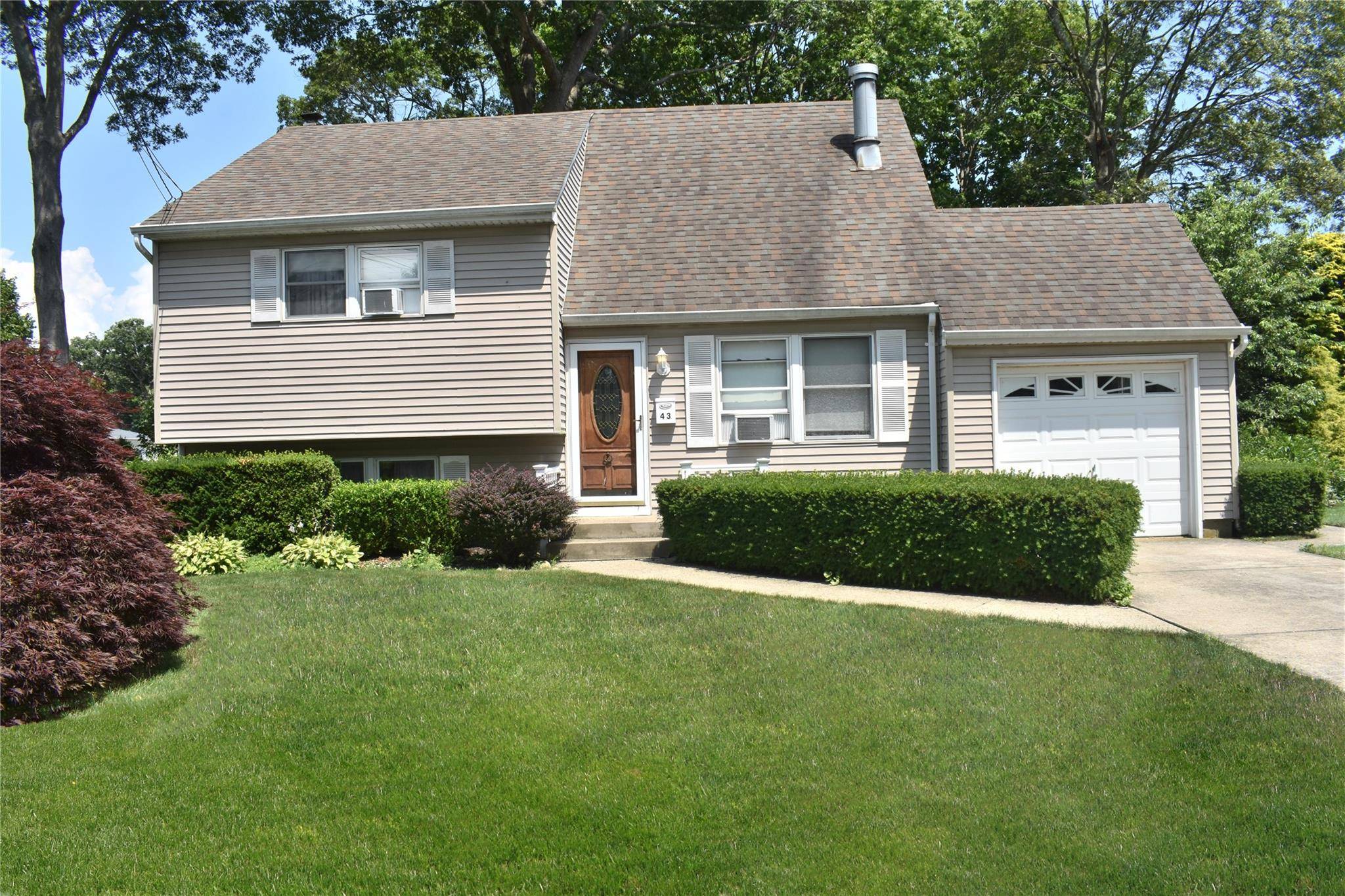 Charming 3 bedroom, 1 bath home located in the heart of Bellport Village.