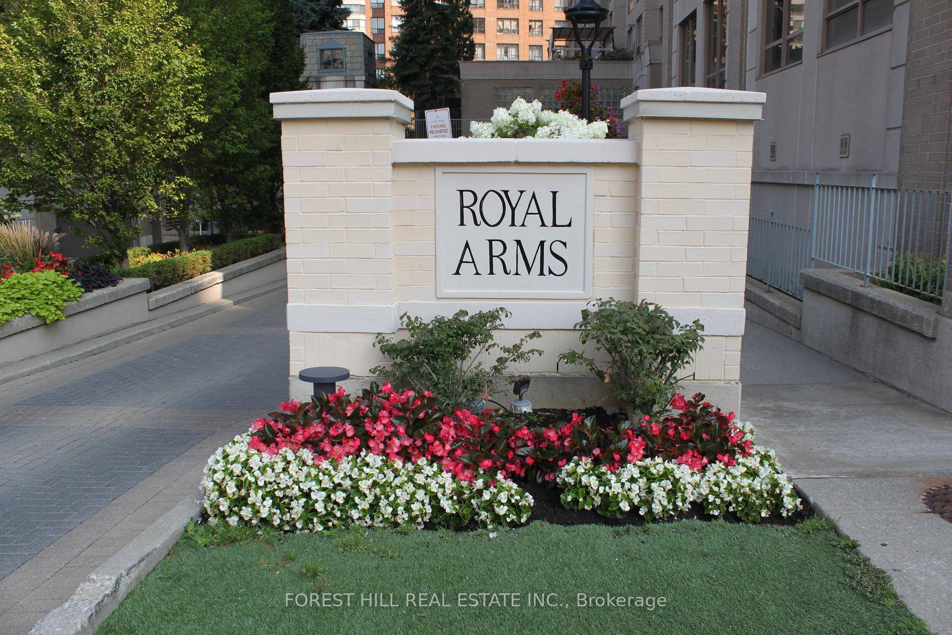 A Spacious Open Concept Suite At the Luxurious 'Royal Arms'.