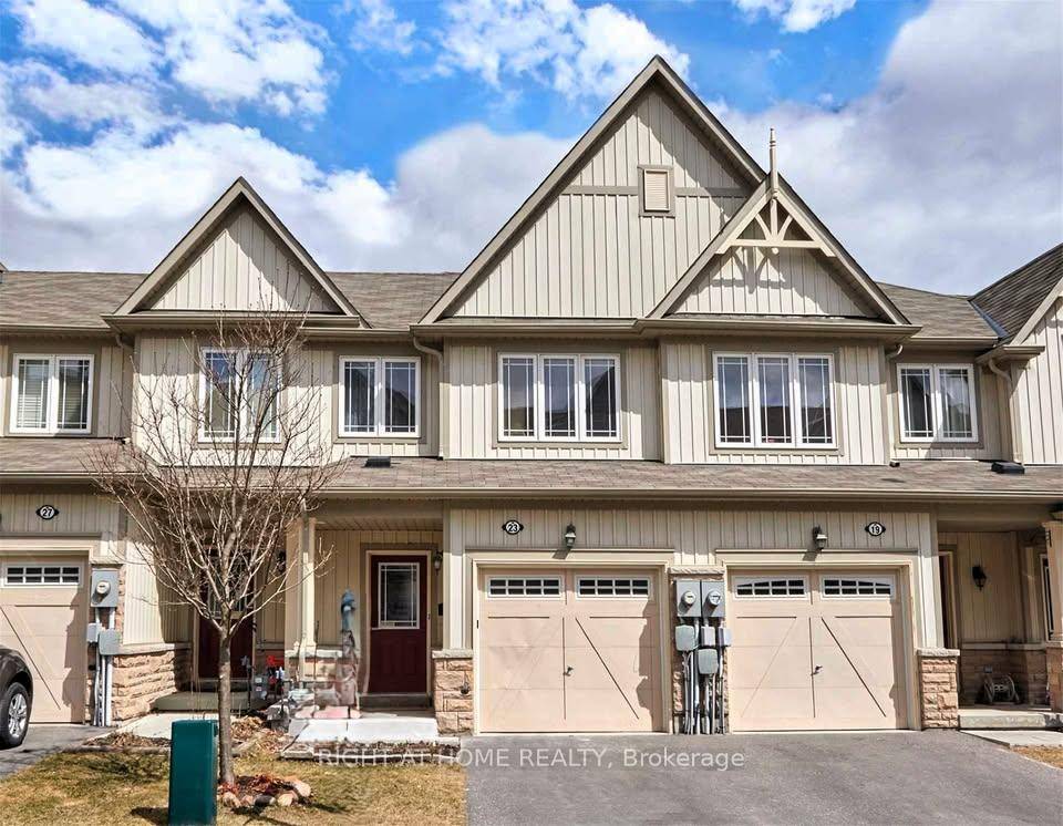 Welcome to 23 Farmstead Drive a bright and spacious 3 bedroom townhouse available for lease in a family friendly neighbourhood !
