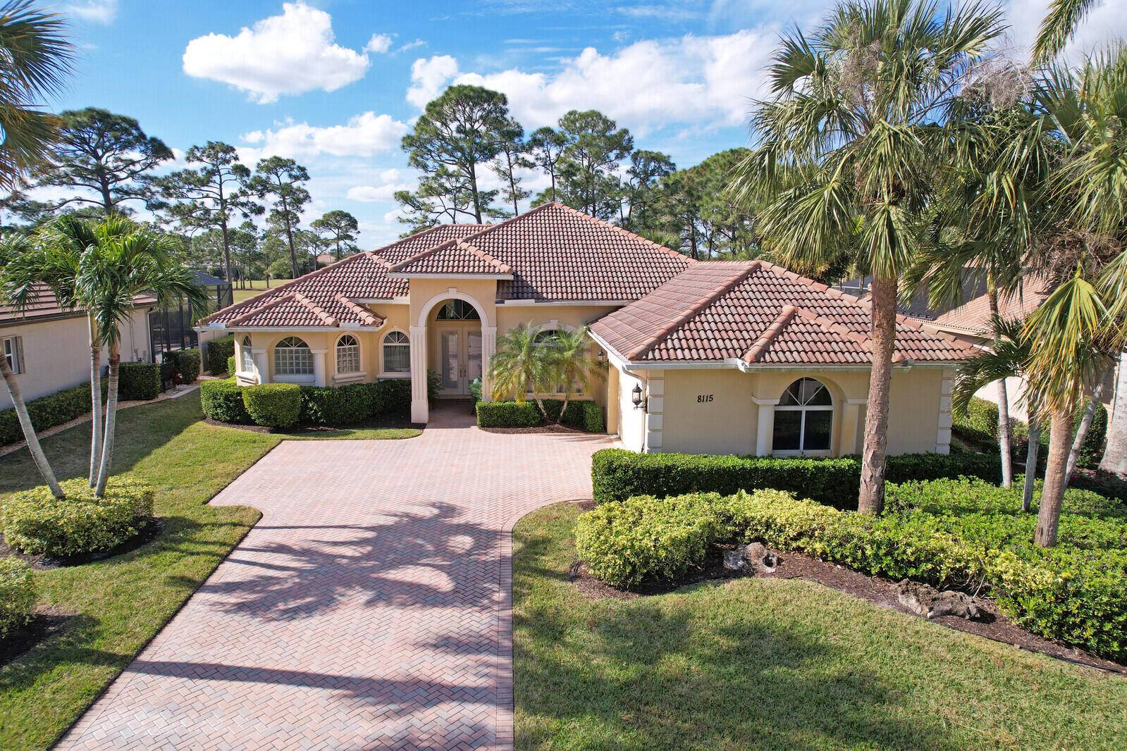 SWEEPING GOLF COURSE VIEWS IN CYPRESS POINT, PGA VILLAGE !