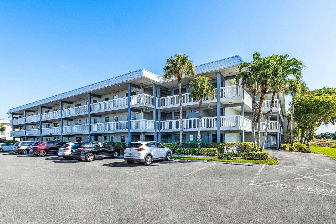 FIRST floor 2 bedroom, 2 bathroom condo in 55 community in Boca Raton.