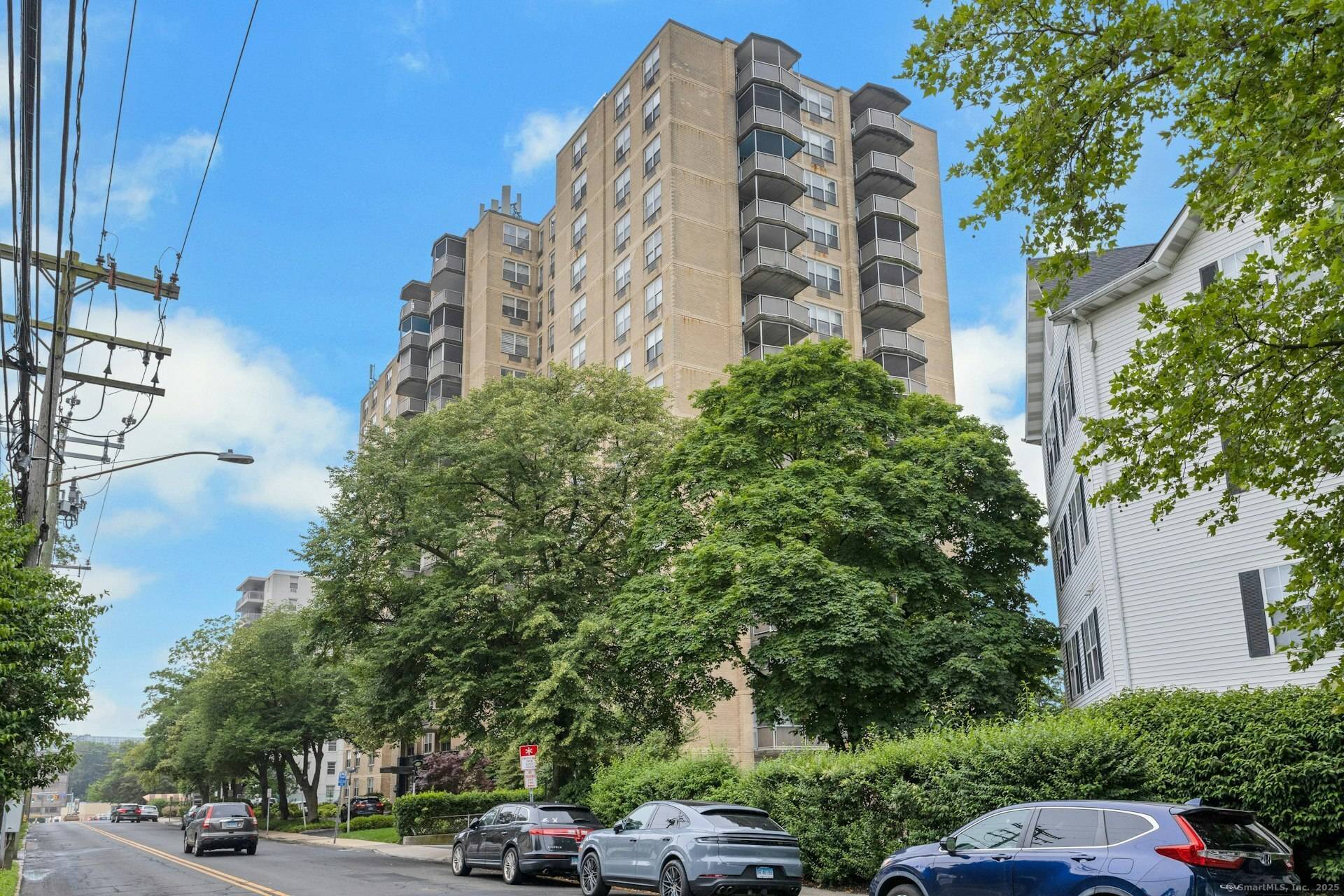 This sophisticated 3 bedroom, 3 bath corner unit is situated in a desirable high rise, just minutes from Stamford's vibrant shopping, dining, and entertainment scene.