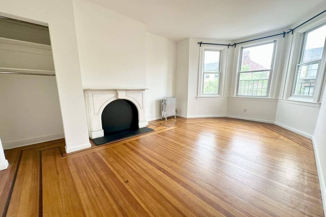 Welcome to 33 12 28th Street, in Astoria New York.