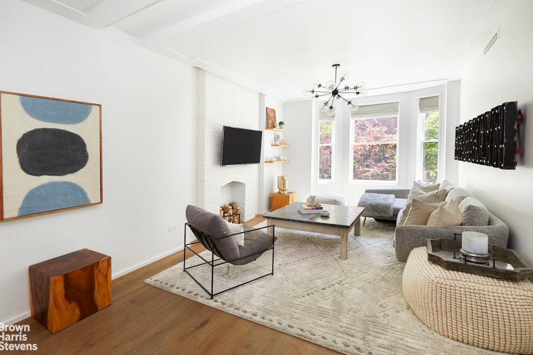 Tucked away in one of Brooklyn Heights most prestigious buildings, Residence 2A at The Standish effortlessly combines the charm of classic pre war design with the sophistication of modern luxury.