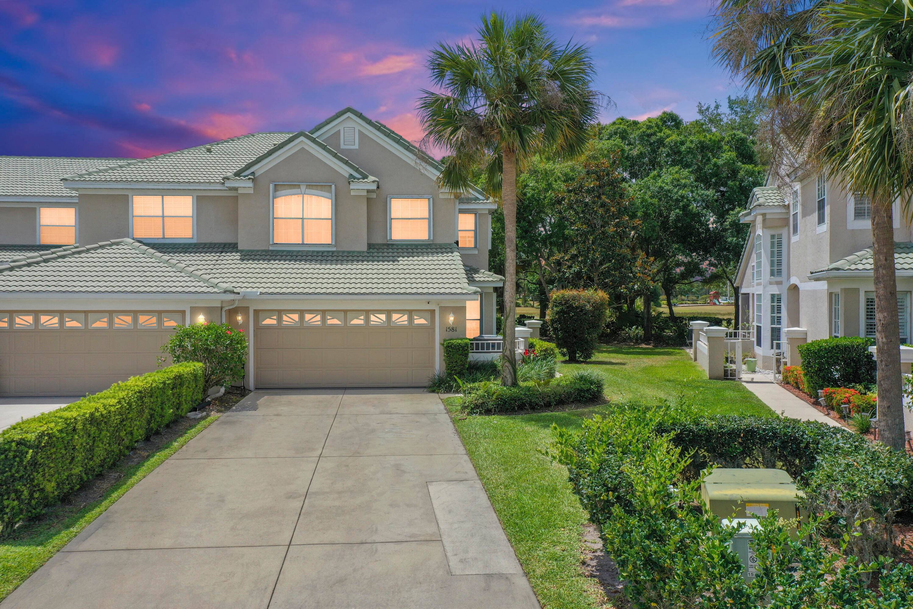Beautiful End Unit Townhome located in St Lucie West Lake Charles Community.
