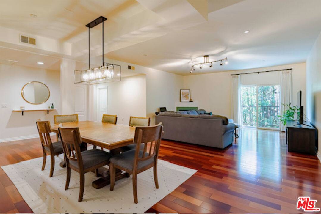 956 S Wilton Pl 2BR La