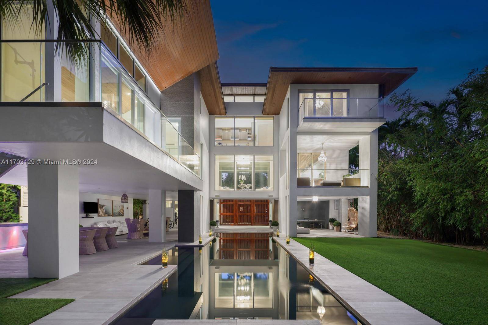 Architectural Masterpiece in Key Biscayne by Deborah de Leon.