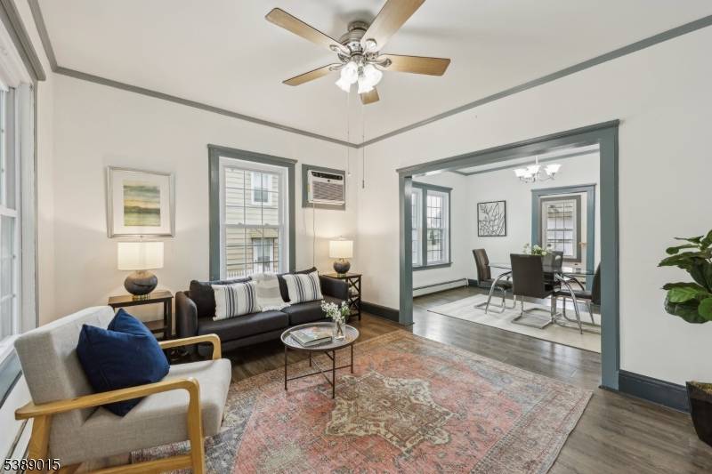 Discover this adorable Two bedroom, One bathroom home in Belleville !