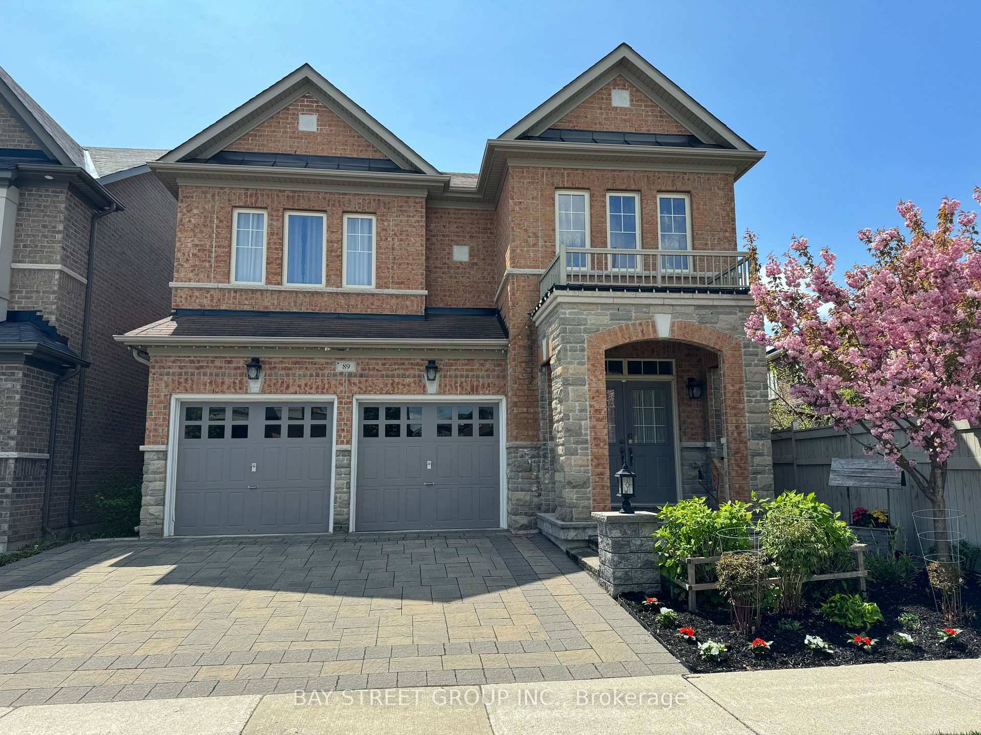 Beautiful and spacious detached home built by Paradise Developments in the highly desirable Berczy community !