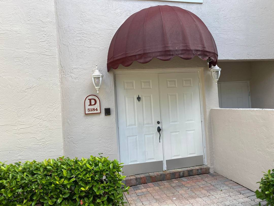 Stunning 3 Bedroom home with family !