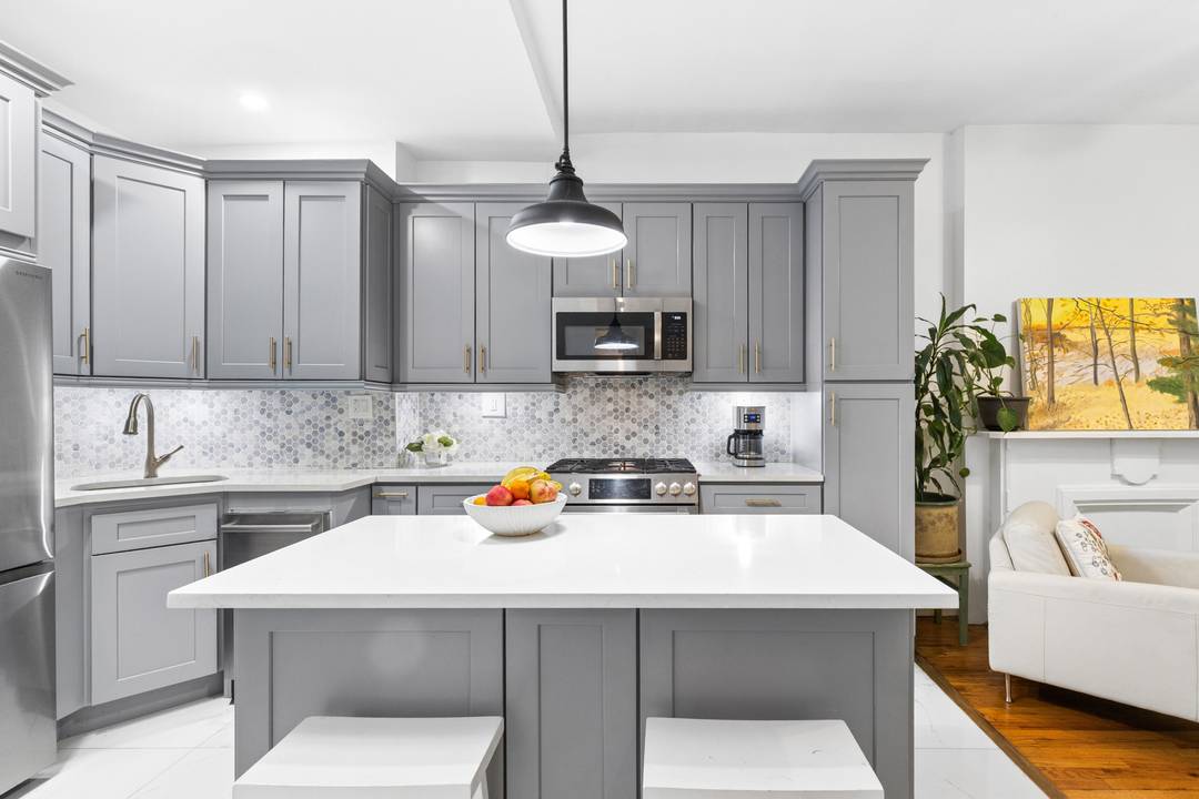 32 East 126th Street Duplex Townhouse Rental Harlem, New York City Near Marcus Garvey Park Overview A rarely available 5 bedroom, 2 bathroom duplex townhouse residence spanning the second and ...