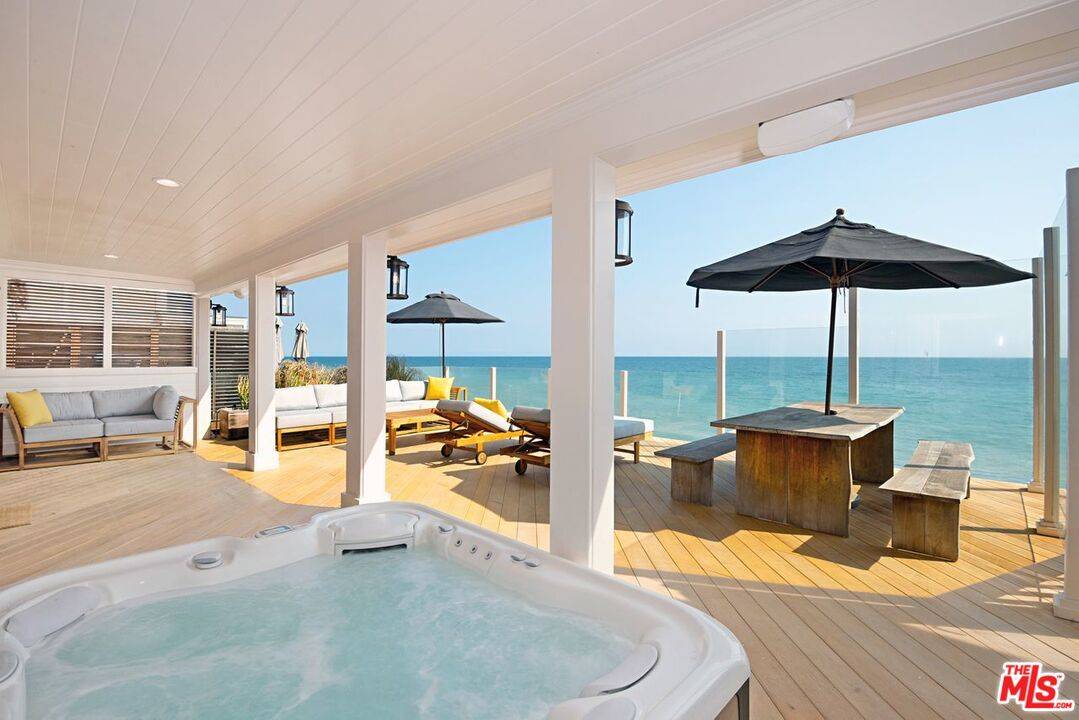 21844   Pacific Coast Hwy Malibu LA