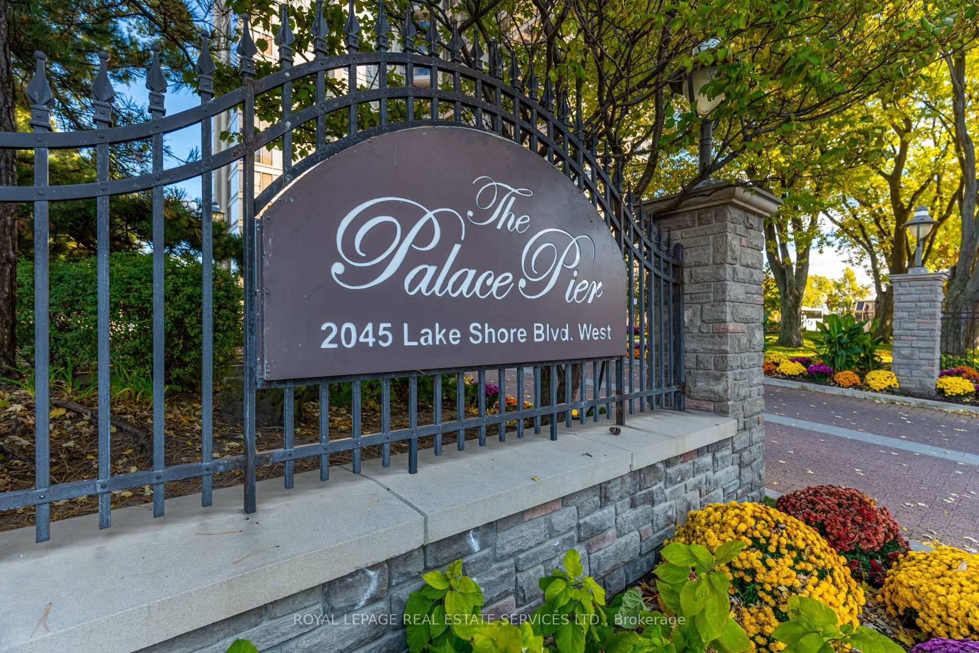 Welcome to Suite 1905 located on the shores of beautiful Lake Ontario, in the iconic Palace Pier.