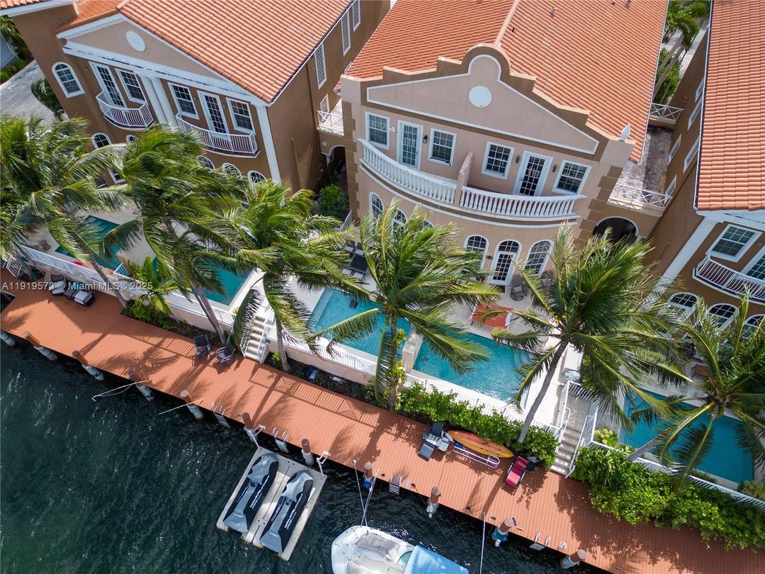 Stunning Townhouse in Eastern Shores with a 30ft boat dock for boat lovers.