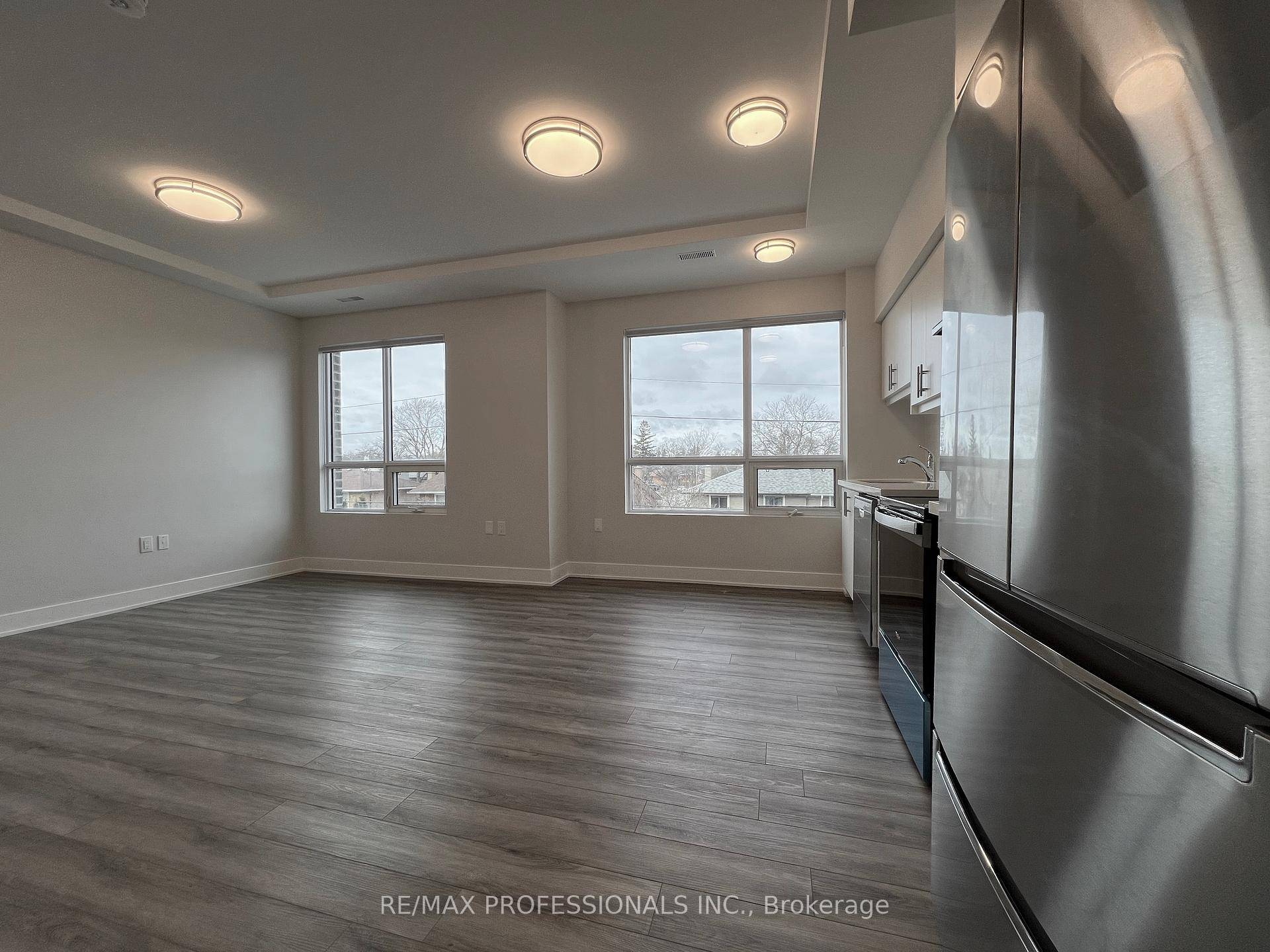 Welcome to 62 Dixfield Drive, Unit 139 a clean, modern 2 bedroom, 2 bath purpose built rental spanning 884 sq.
